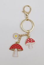 Load image into Gallery viewer, KEYRING TOADSTOOL