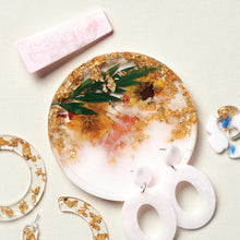Load image into Gallery viewer, CRAFTMAKER CONTEMPORARY RESIN KIT 