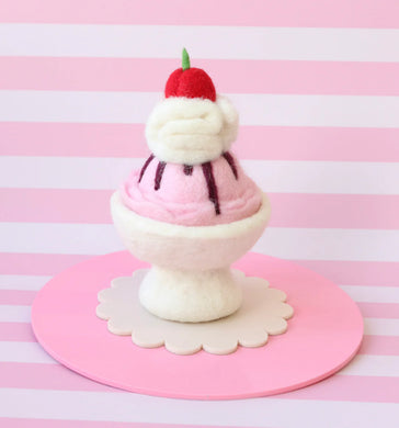 FELT SUNDAE STRAWBERRY WITH CHERRY ON TOP