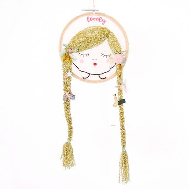 EMBROIDED FRAME GILR HAIR CLIP HOLDER